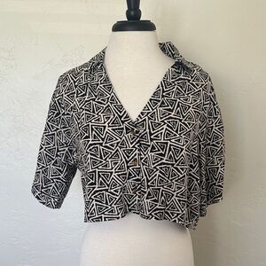 URBAN Romantics Monochrome Abstract Crop Blouse